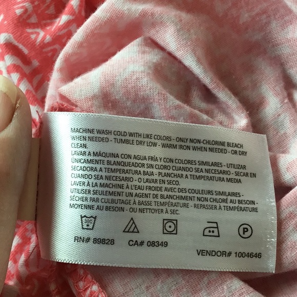 Woman’s loose-fitting top by erika, peachy pink ikat print, size XL - Picture 10 of 16